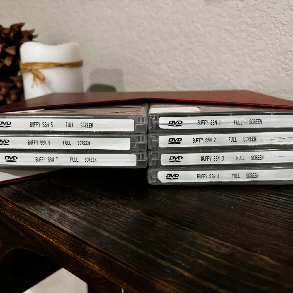 39- Disc DVD Collectors Edition containing all 144 episodes